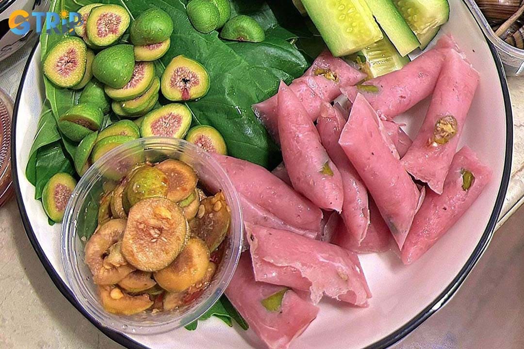 Nem chua and tre are two popular Central Vietnamese delicacies often purchased as edible souvenirs