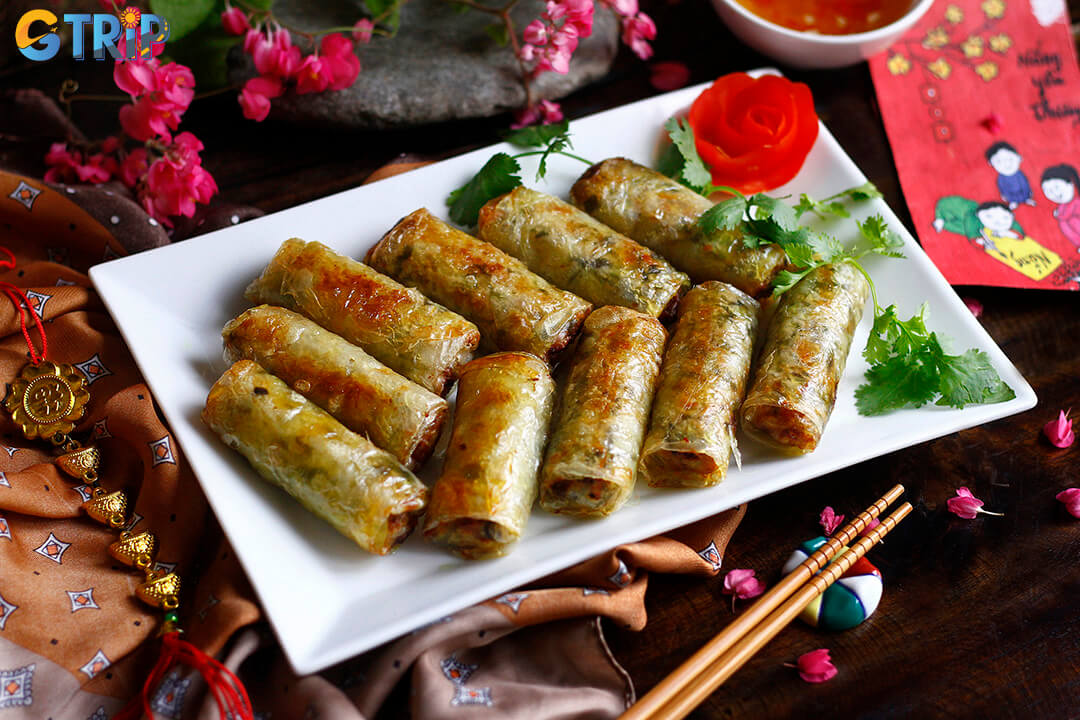 Nem ran Hang Quat is a famed Old Quarter spot where crispy, peppery spring rolls perfectly complement the restaurant’s signature bun cha