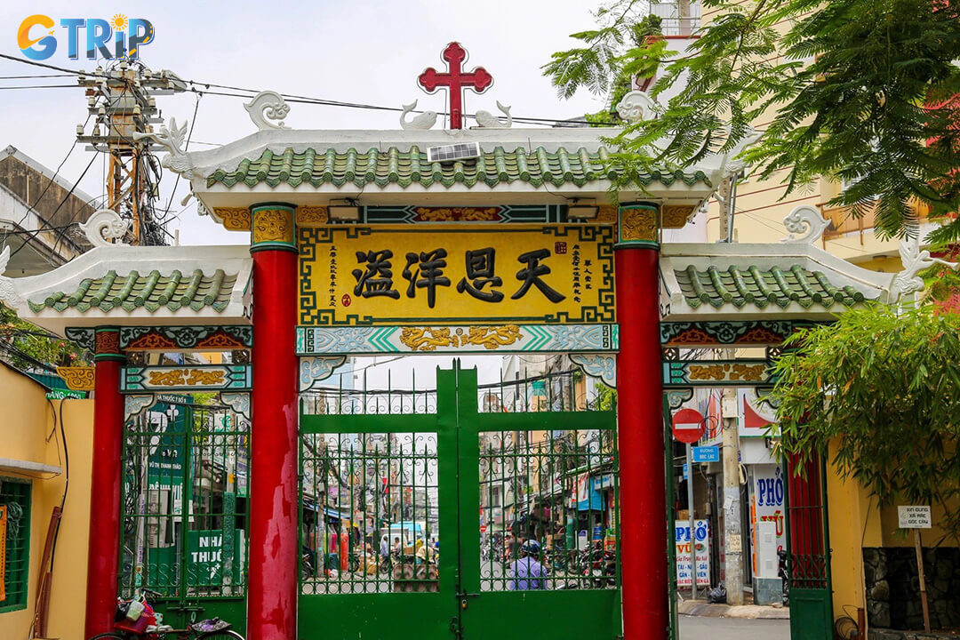 Nestled in the heart of Cho Lon, Francis Xavier Church offers a serene escape amid bustling markets, fragrant food stalls, and the vibrant energy of Saigon’s Chinatown