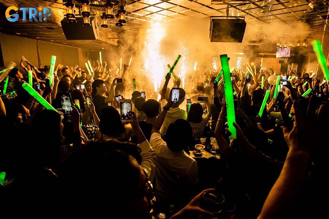 New Golden Pine Club is a casual nightlife spot popular with expats, tourists, and local party lovers in Da Nang