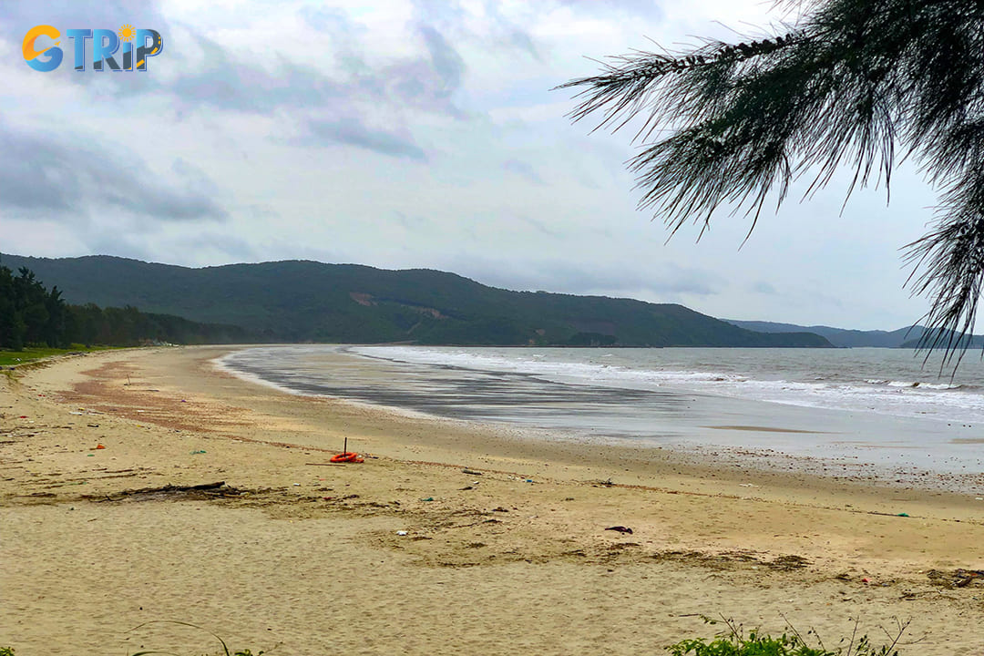 Ngoc Vung island is famous for its pristine beaches, rich historical background, and local fishing communities