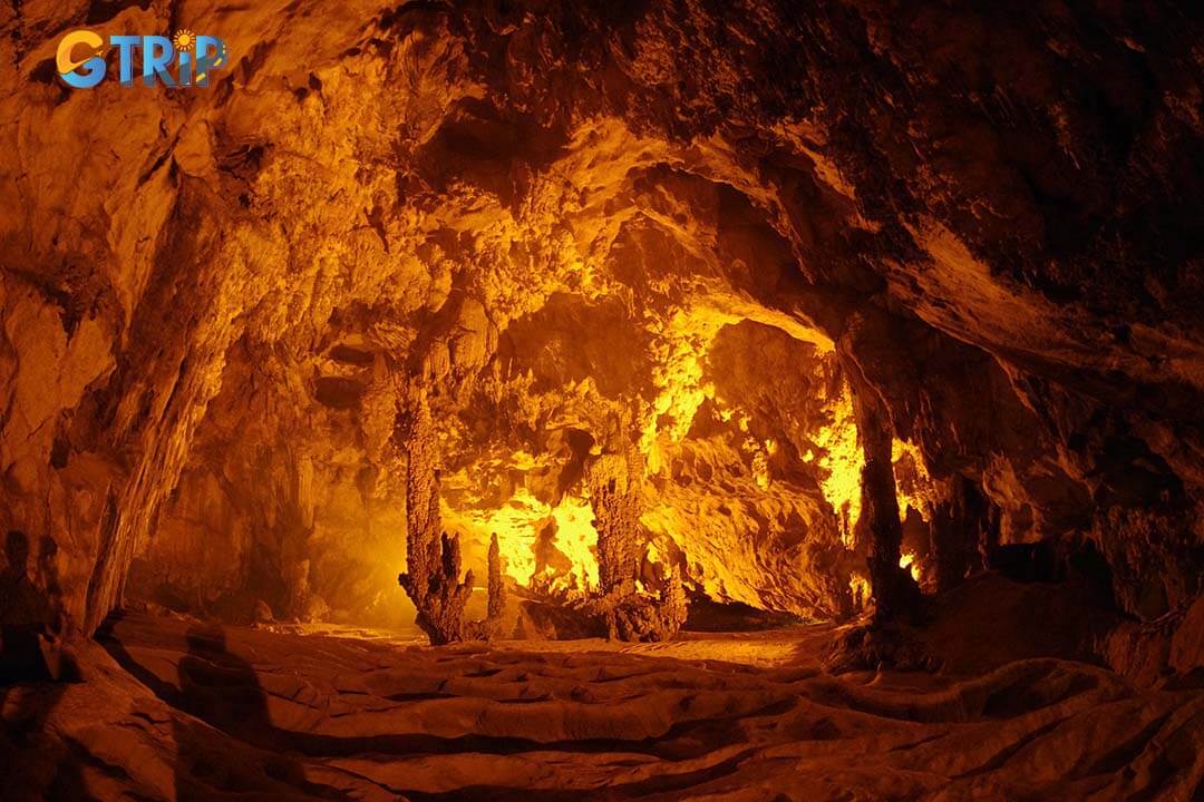 Nguom Ngao Cave is a breathtaking limestone wonder, featuring stunning rock formations and a cool, mystical atmosphere