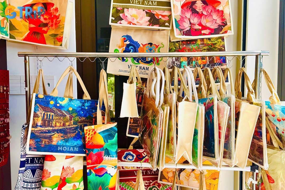 No trip to Da Nang and Hoi An can be completed without Hoi An handmade souvenirs