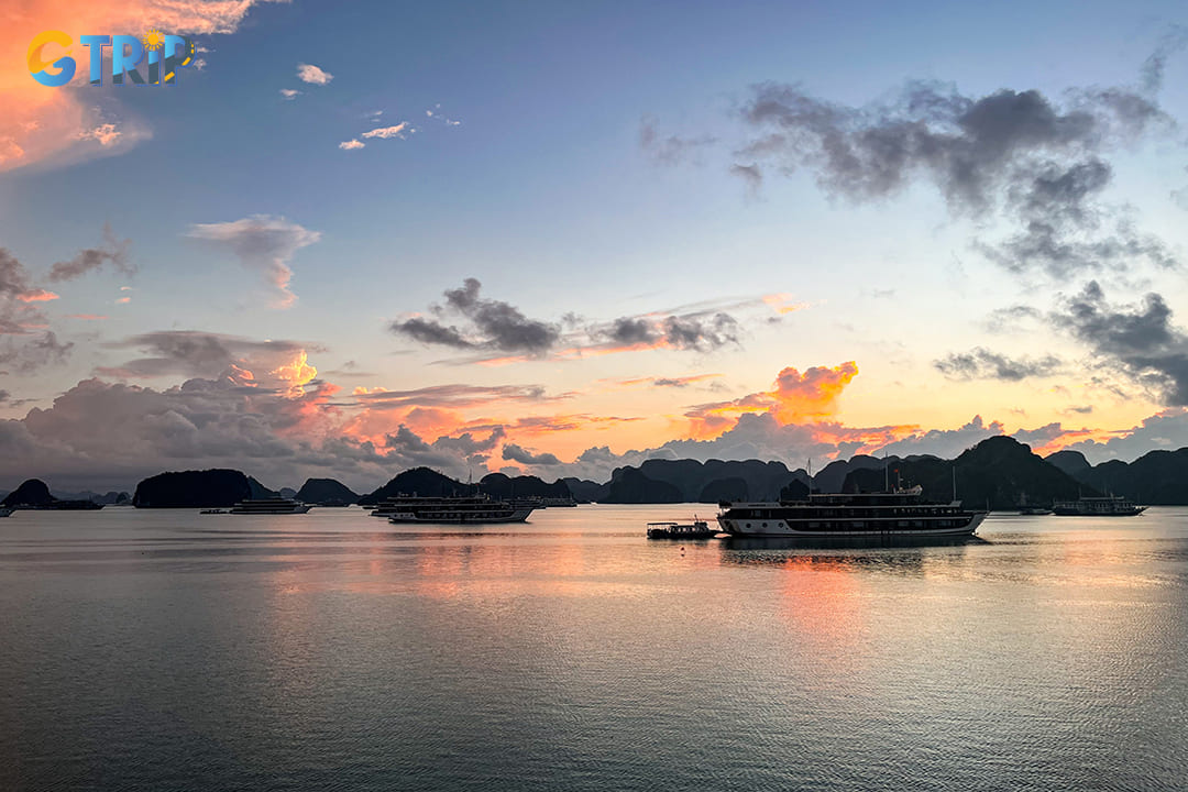 November in Ha Long Bay marks the transition from autumn to winter