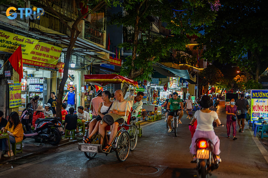 Hanoi Night Market is located in the heart of the Old Quarter, making it highly accessible for most travelers