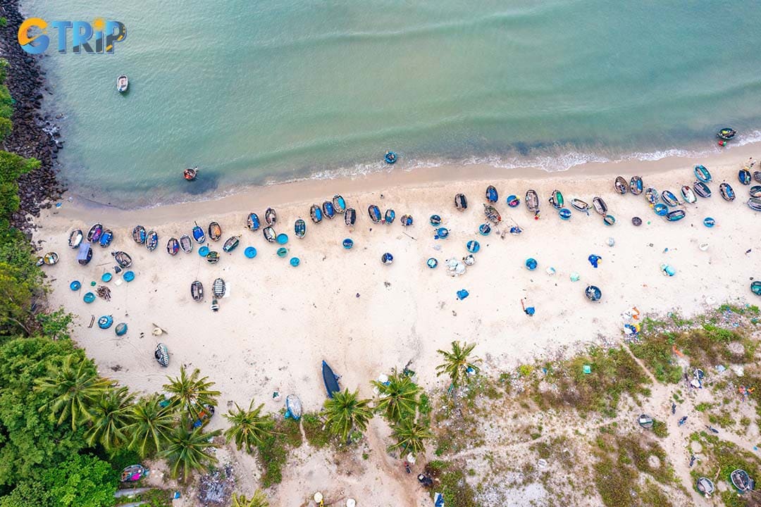 One of the greatest pleasures at Nam O Beach is a quiet walk along its unspoiled shoreline