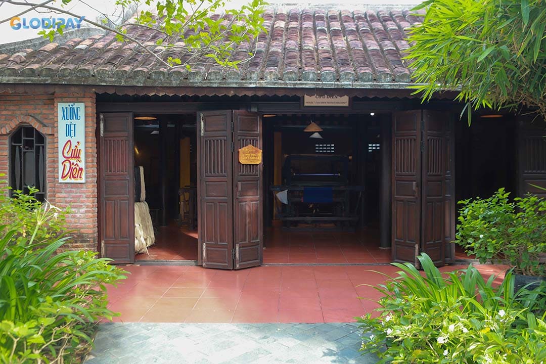 One of the most important highlights inside Hoi An Silk Village is the traditional Ruong house that you should not miss