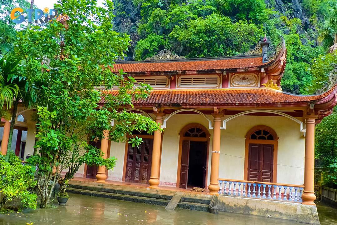 Other view behind Thai Vi Temple