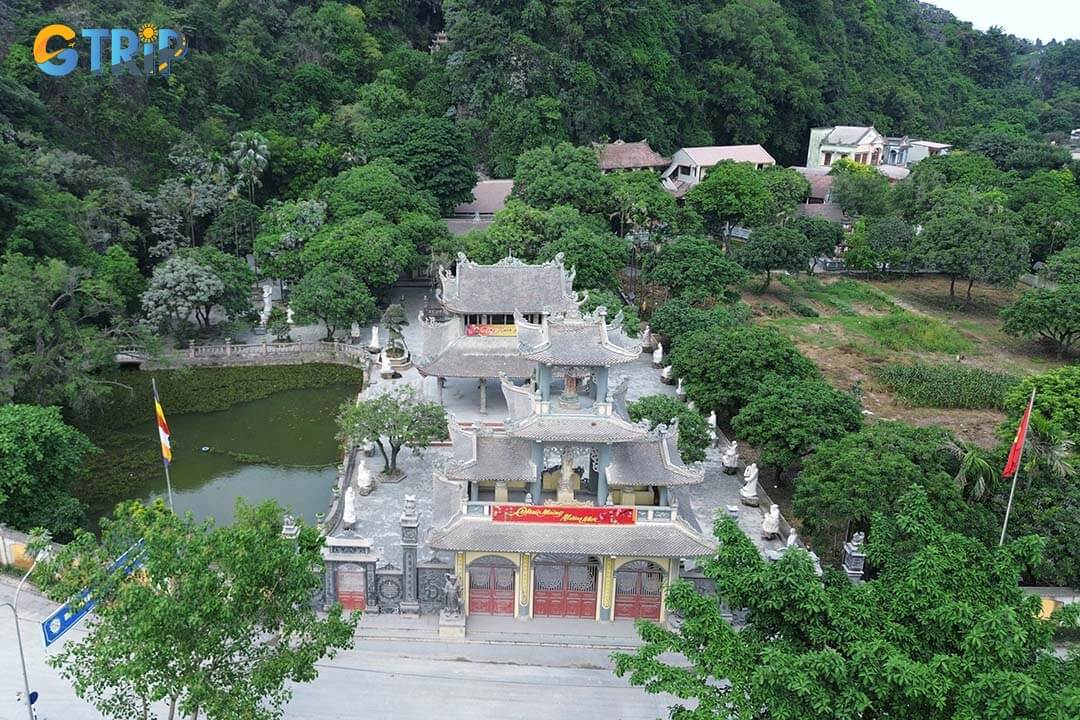 Overview of Dich Long pagoda