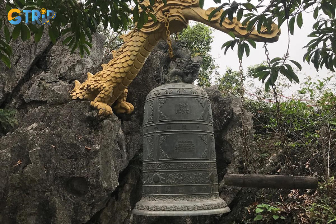 The bell of Ky Lan Pagoda