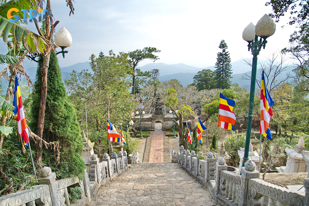 Participating in a Buddhist ceremony at Hoa Yen Pagoda provides a deep and enriching spiritual experience