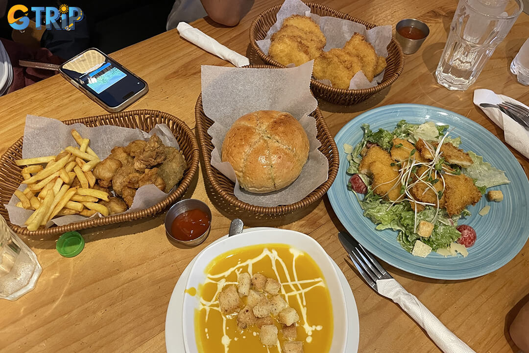 Pepperonis offering generous portions, fresh ingredients, and a quick, reliable dining experience for both locals and tourists