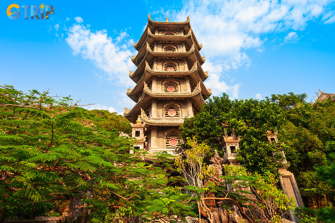 Perched on Thuy Son’s cliffs, Non Nuoc Pagoda is a centuries-old spiritual sanctuary, offering a serene atmosphere, sacred Buddhist statues, and iconic mountain views