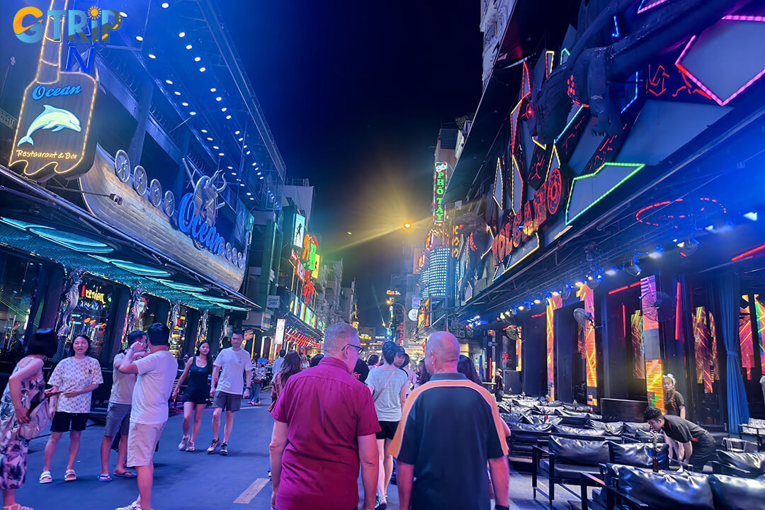 Pham Ngu Lao Street is a must-visit for first-time travelers, a vibrant, convenient, and centrally located hub that perfectly blends accessibility and global connection