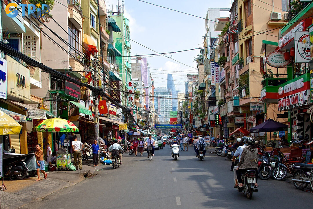Pham Ngu Lao Street is vibrant core of the “Backpacker Area”, offering unbeatable convenience and easy access to the city’s top attractions