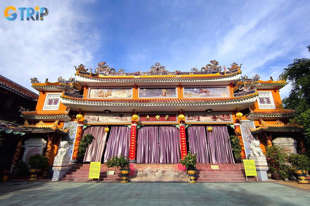 Phap Bao Pagoda offers a genuine, un-curated look into local religious life, providing a peaceful retreat