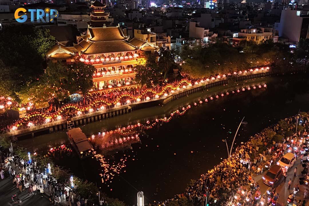 Phap Hoa Pagoda, located near Saigon Station in District 3, offers a serene retreat with traditional Vietnamese architecture, tranquil gardens, and Buddhist rituals