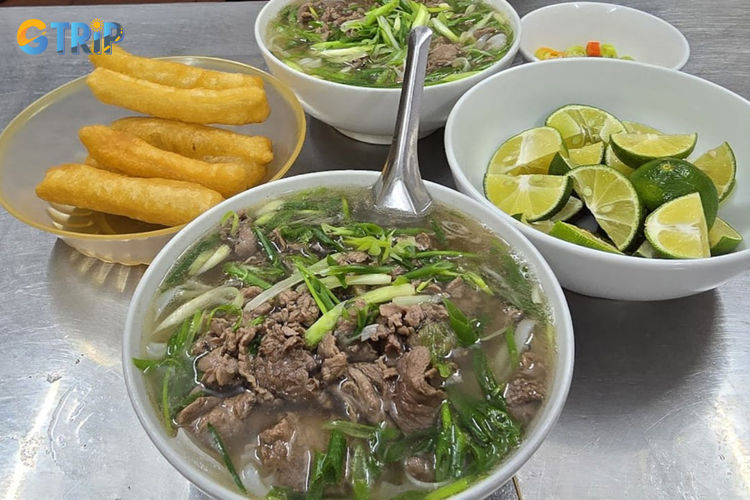 Pho Thin Lo Duc has revolutionized Hanoi's pho scene with its distinctive stir-frying technique