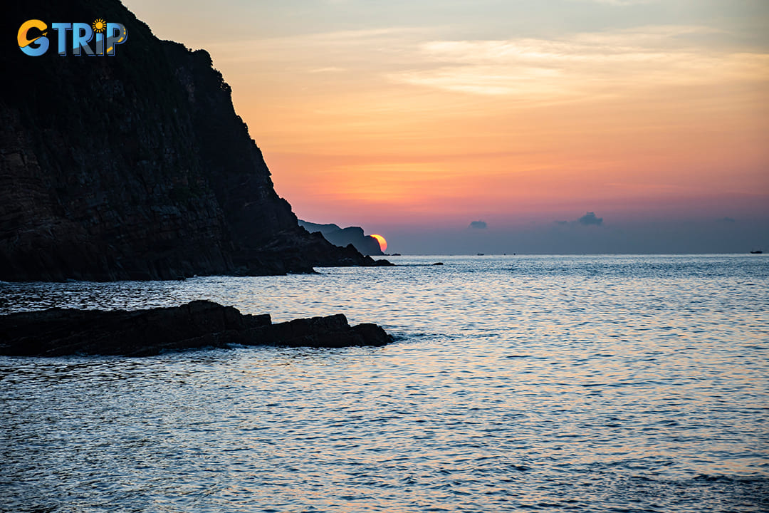 Photography at Dragon Claw Beach offers endless opportunities to capture breathtaking shots