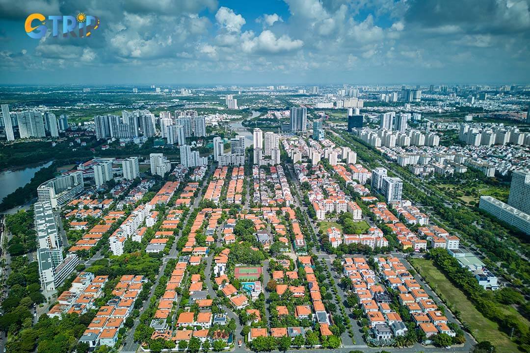 Phu My Hung is an upscale urban area with elegant architecture, trendy shops, gourmet restaurants, and stylish cafés