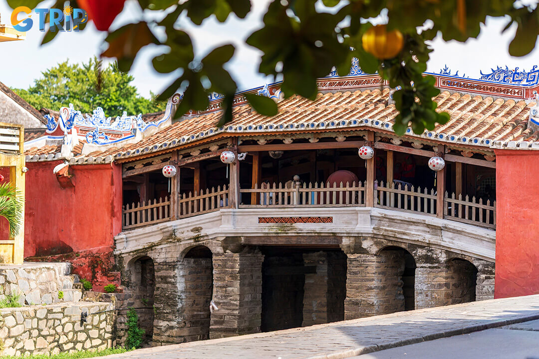 Phung Hung Old House is ideally located near many of Hoi An’s top attractions, all within a short walking distance