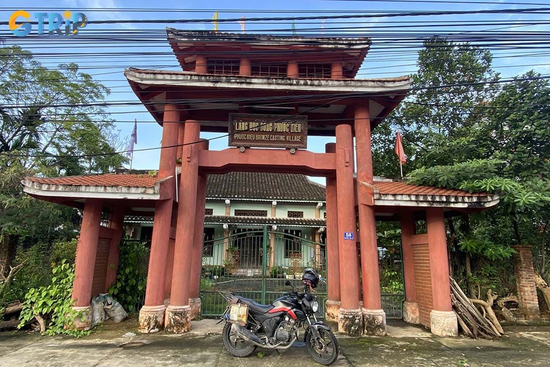 Phuoc Kieu Bronze Casting Village stands out for its centuries-old bronze casting heritage and convenient location