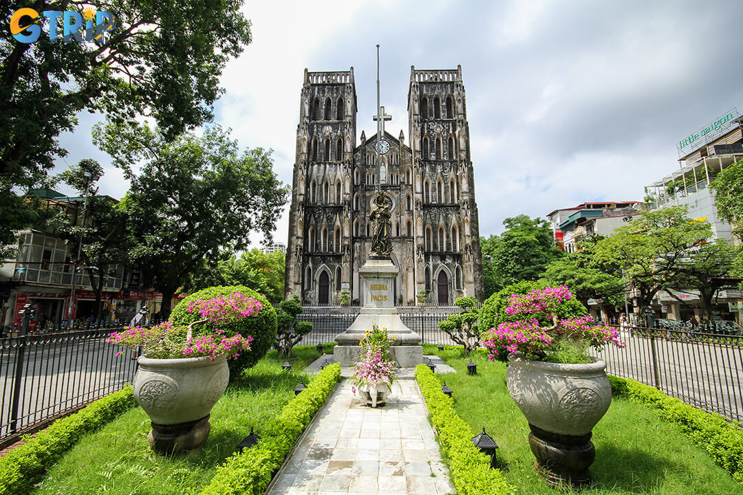 Plan ahead for Hanoi’s unique March weather with layered clothing, rain gear, and local tips to enjoy seasonal foods and navigate the city comfortably