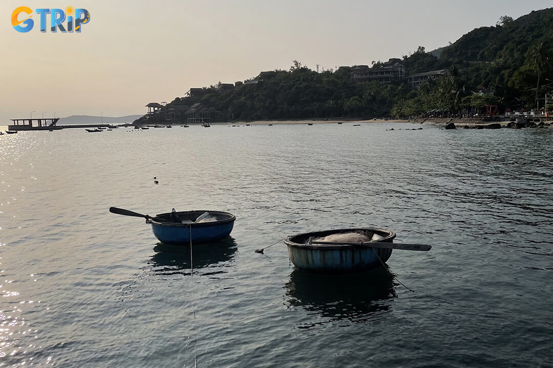 Plan with essentials, eco-friendly habits, and basic local tips to ensure a smooth and enjoyable visit to Bai Ong Beach