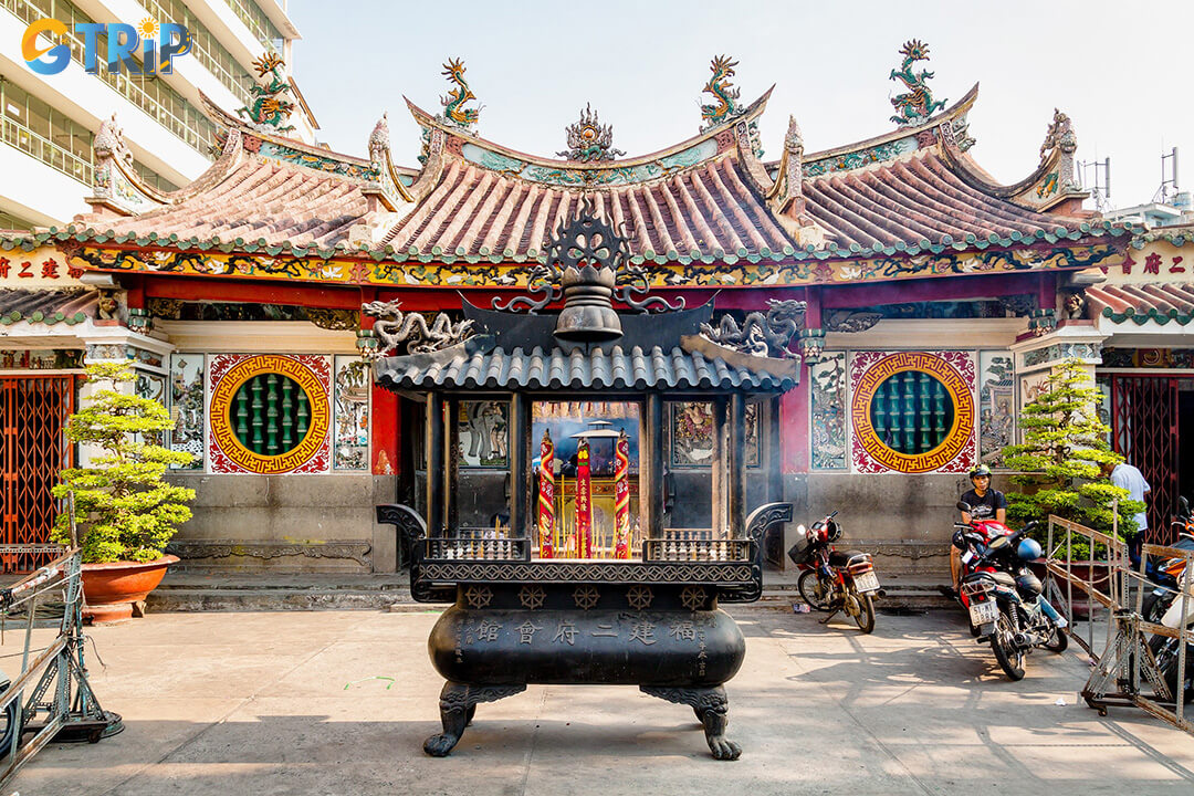 Plan your visit to Ong Bon Pagoda, a beautifully preserved 18th-century Fujianese temple in Cho Lon