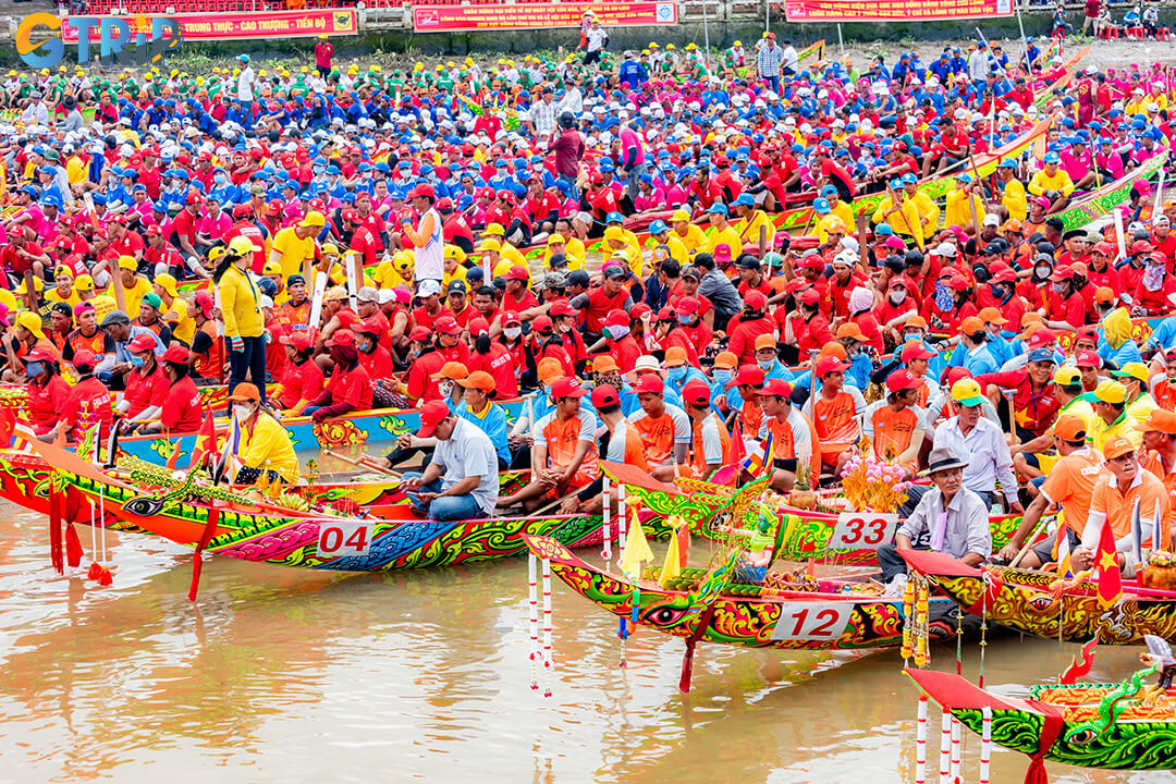 Post-ritual festivities at Hat Gi feature traditional singing, boat races, and folk games, celebrating Cham culture and community spirit