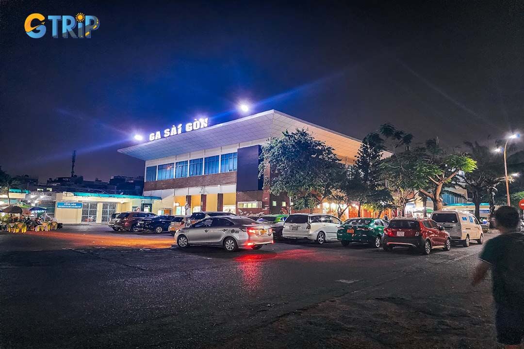 Purchasing tickets directly at Saigon Railway Station is a convenient option, with early arrival, in-person assistance, and flexible payment methods