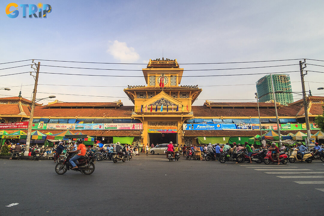 Quan Am Pagoda is surrounded by vibrant cultural landmarks perfect for a rich heritage walk through Saigon’s Chinatown
