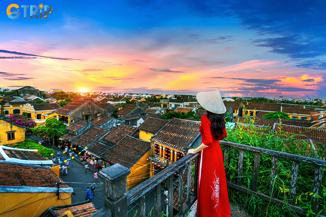 Quan Thang Ancient House is best reached on foot within Hoi An’s pedestrian zone, just a short 5-10 minute walk from most central hotels