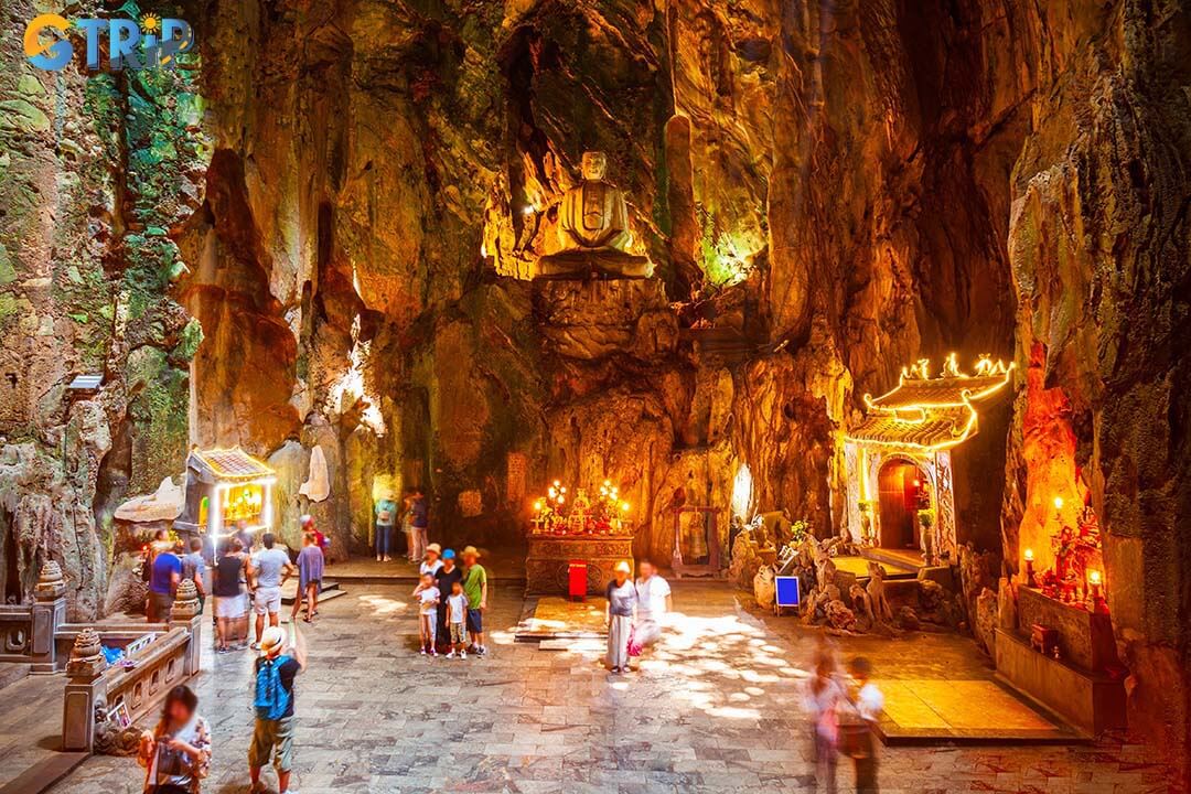 Quan The Am Pagoda is ideally located for exploring the Marble Mountains, nearby historic pagodas, and Non Nuoc stone carving village