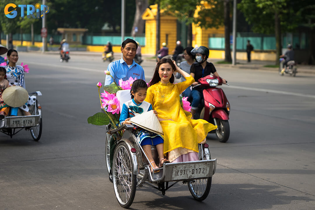 Refuel with an iconic Hanoi lunch before diving into the vibrant sights, sounds, and flavors of the city's historic Old Quarter