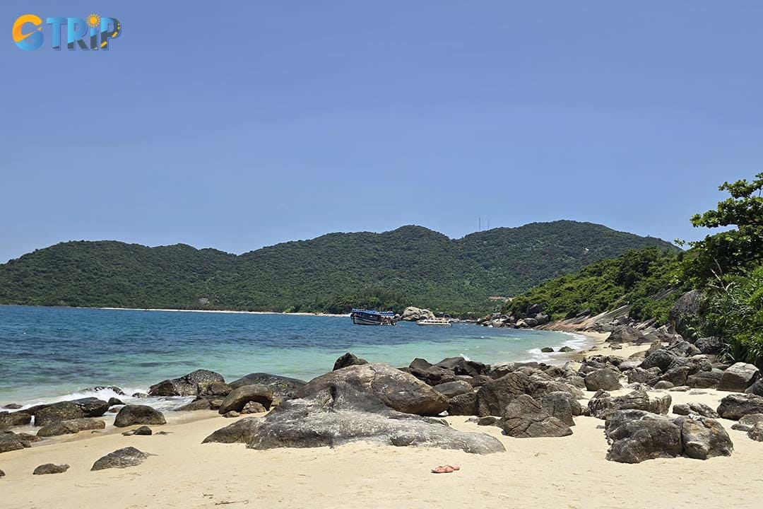 Remember practical tips to have a good time at Bai Xep Beach on Cham Islands