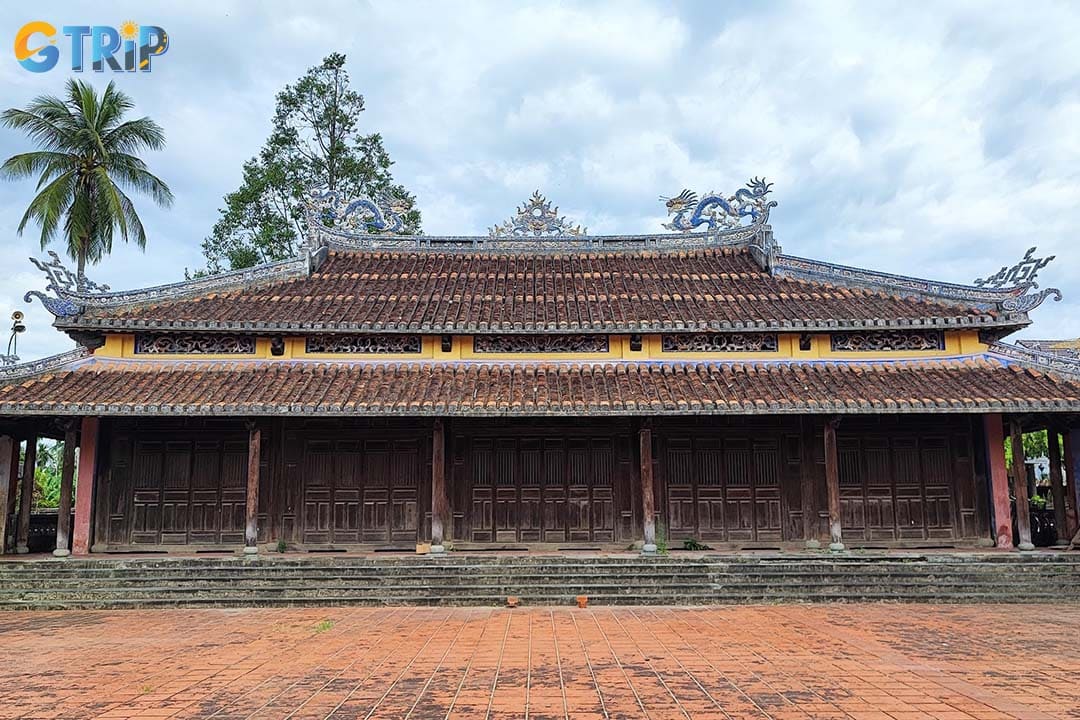 Remember practical tips to have a good trip to Hoi An Confucius Temple