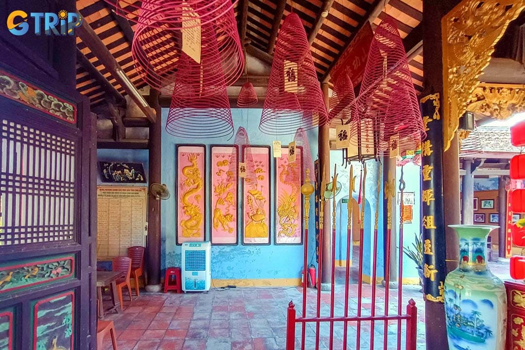 Remember practical tips to have a good trip to Minh Huong Communal House