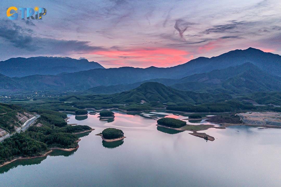 Remember the tips to have a wonderful trip to Hoa Trung Lake