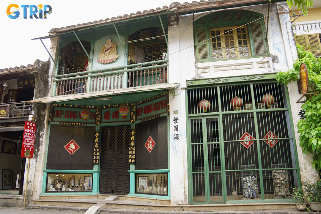 Remember to buy the Hoi An combo ticket, dress respectfully, and be mindful of the priceless antiques and the family still living there