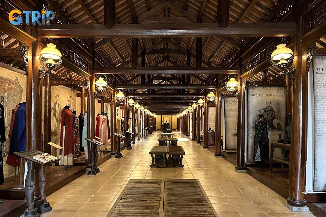 Remember to visit Ao Dai Museum in District 9 to know more about the traditional custom of Vietnam