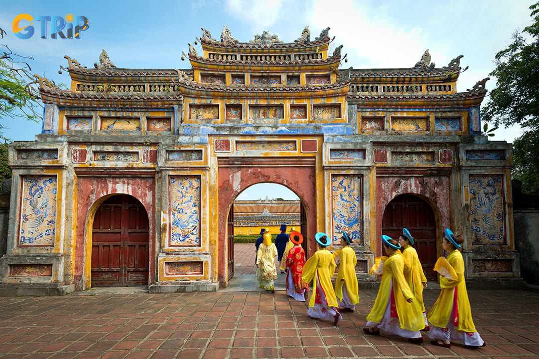 Renting traditional Vietnamese attire can enhance your experience and create unique photo opportunities