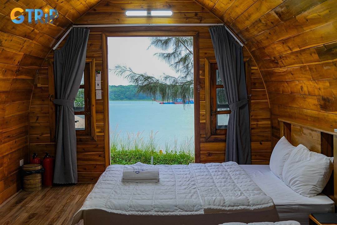 Bedroom with sea view at Coto Village Resort