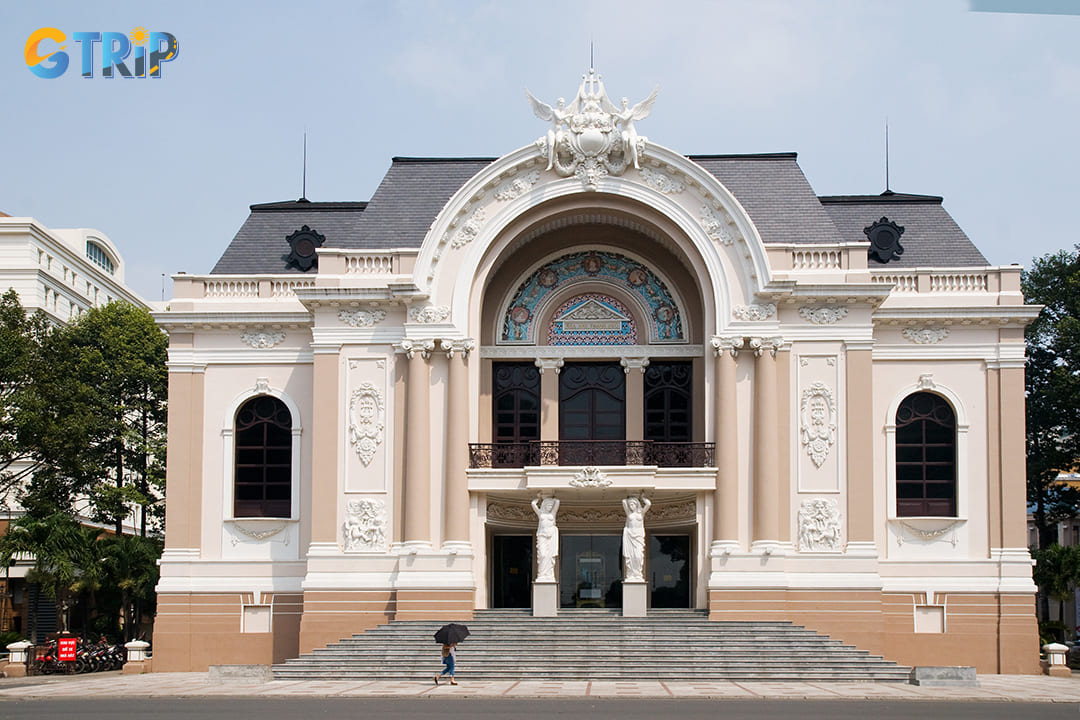 Saigon Opera House hosts a variety of performances, ranging from opera and ballet to Vietnamese cultural shows