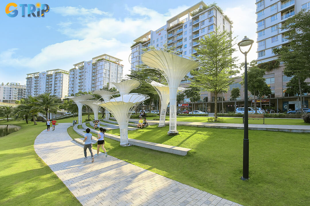 Sala Urban Park in former District 2 offers a peaceful green retreat with scenic lakes, walking paths, playgrounds, and fitness areas, perfect for relaxation or outdoor activities