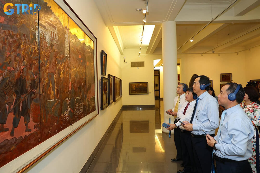 Set in a colonial-style building, the Vietnam National Fine Arts Museum traces Vietnamese art from ancient ceramics to modern works across 2,000 exhibits
