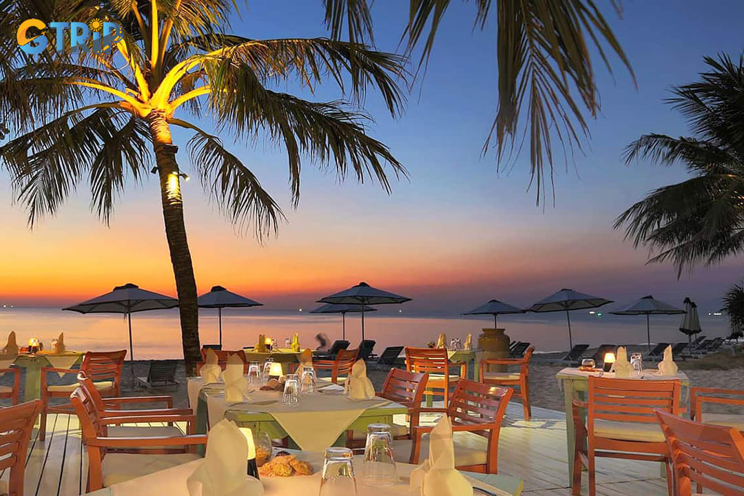 Several resorts in Phu Quoc feature private event spaces with stunning ocean views