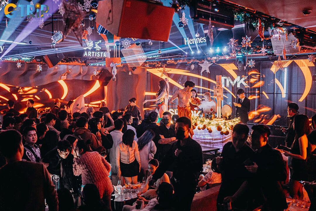 Shark Club is Hanoi’s premier luxury nightclub, offering elite nightlife with top-tier sound, lighting, and VIP service on prestigious Trang Tien Street