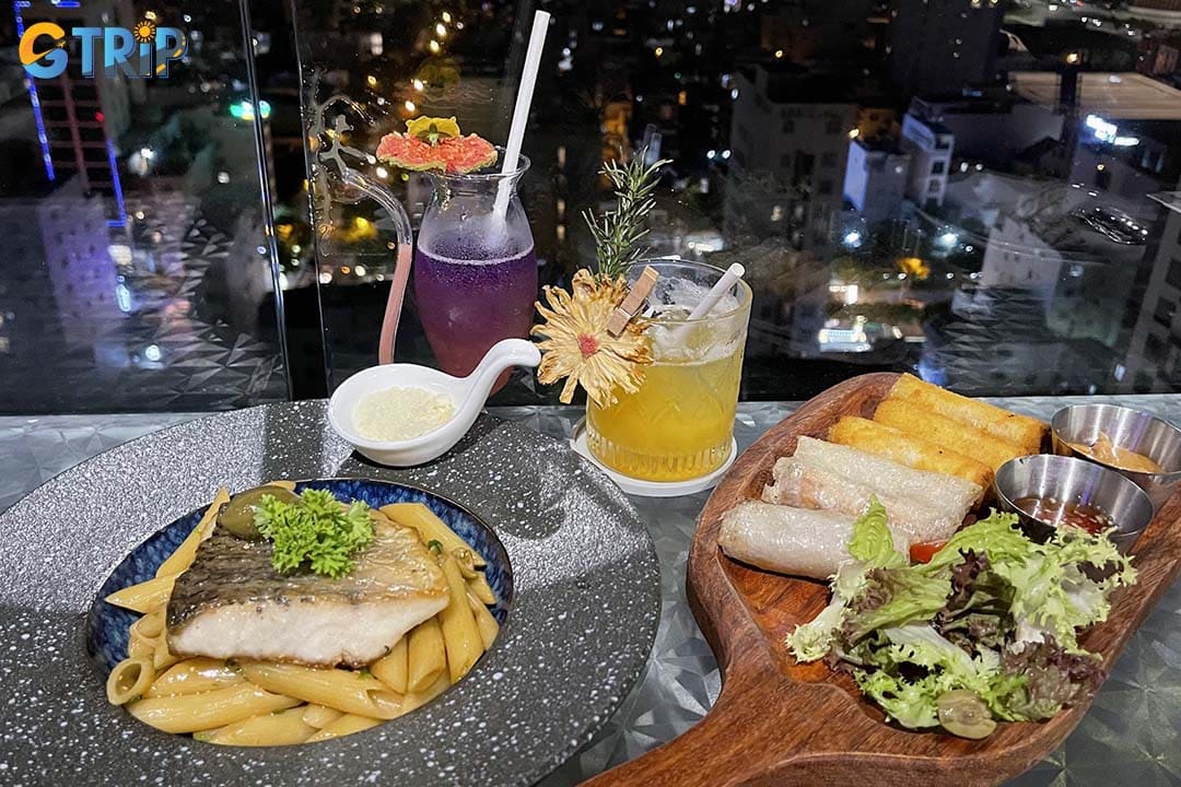 Sky21 Bar, located atop the Parosand Danang Hotel, is a vibrant and modern rooftop destination perfectly positioned to capture the beauty of My Khe Beach