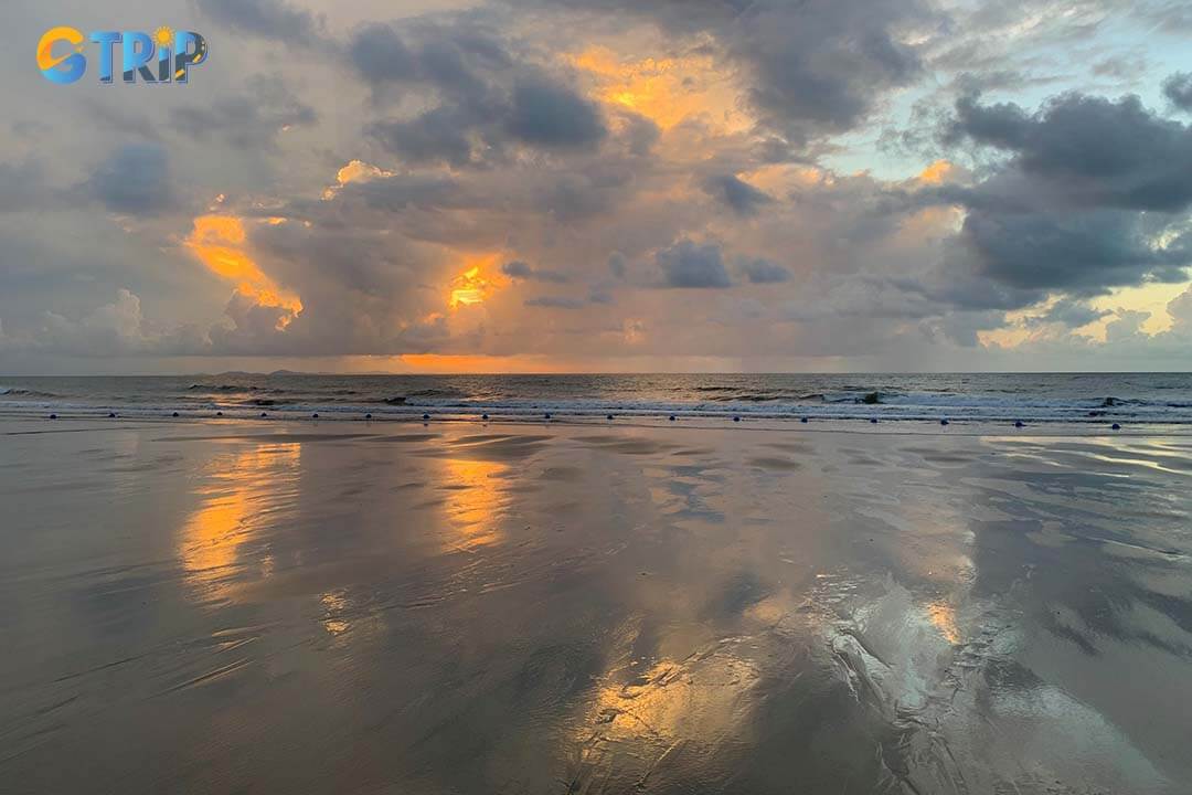 Son Hao Beach at dawn